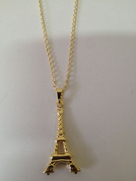 Colar dourado | Torre Eiffel